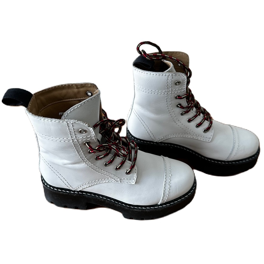 Urban Outfitters Juliette Treaded Lace-Up Boot size white size 6